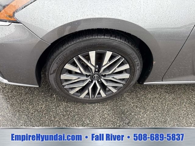 Used 2023 Nissan Altima 2.5 SV FWD image 12