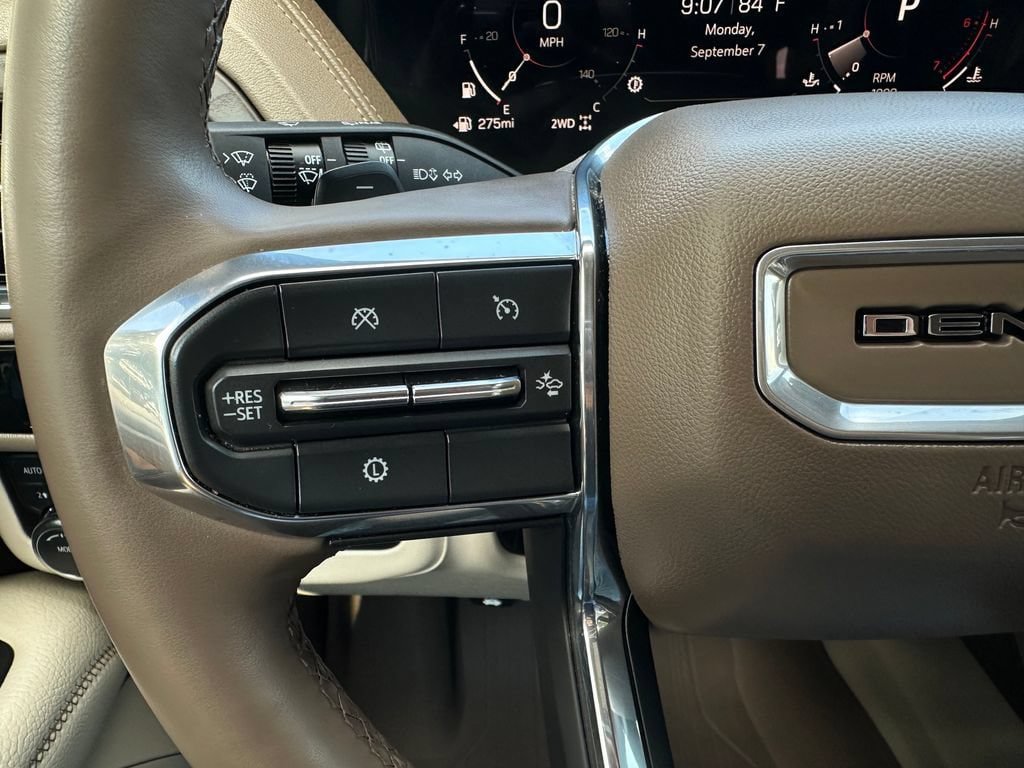 Used 2025 GMC Yukon XL Denali w/ Sun & Power Step Package AWD/4WD image 18