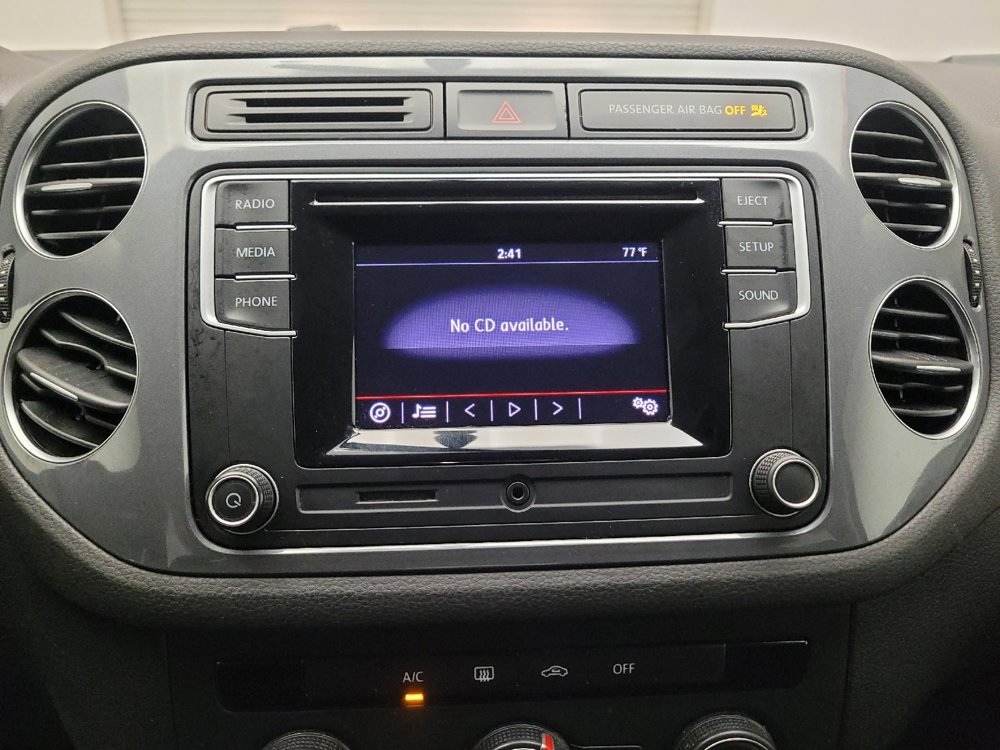 Used 2017 Volkswagen Tiguan Limited w/ Alloy Wheels Package image 25