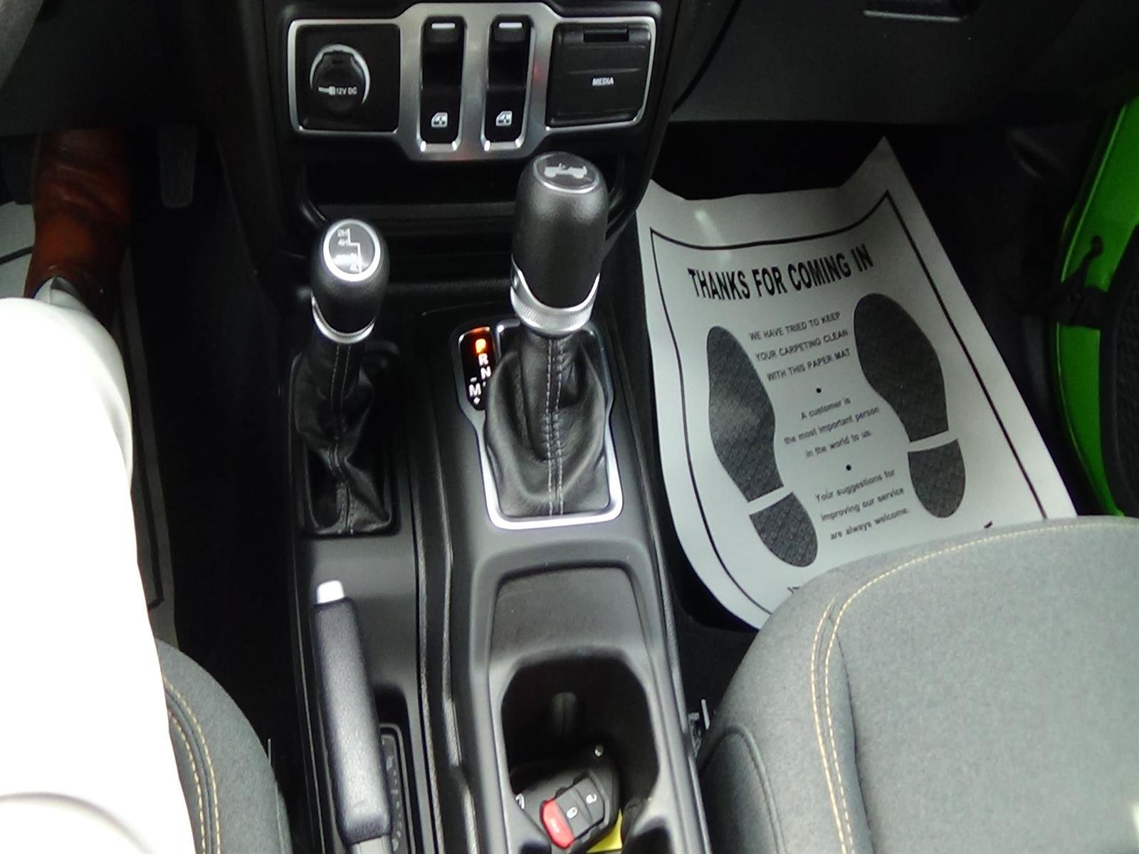 Certified 2025 Jeep Wrangler Sport AWD/4WD image 18
