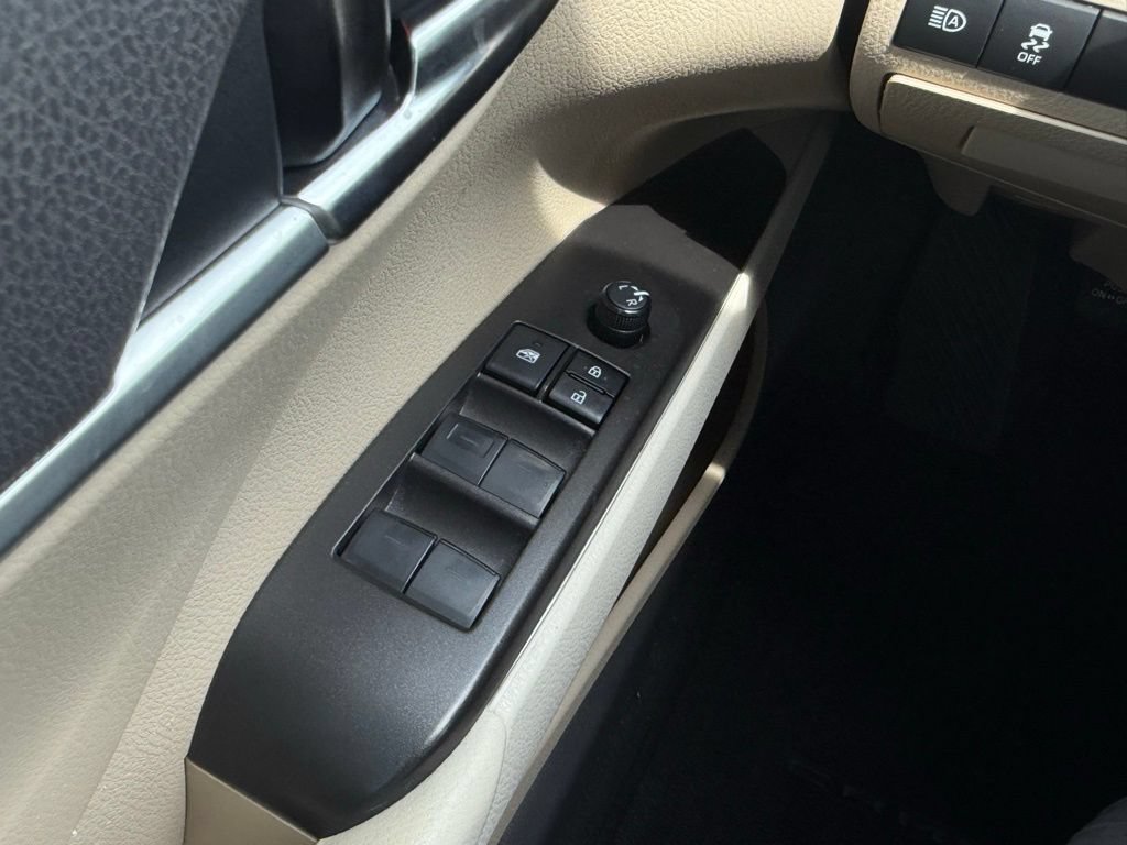 Used 2023 Toyota Camry LE FWD image 11