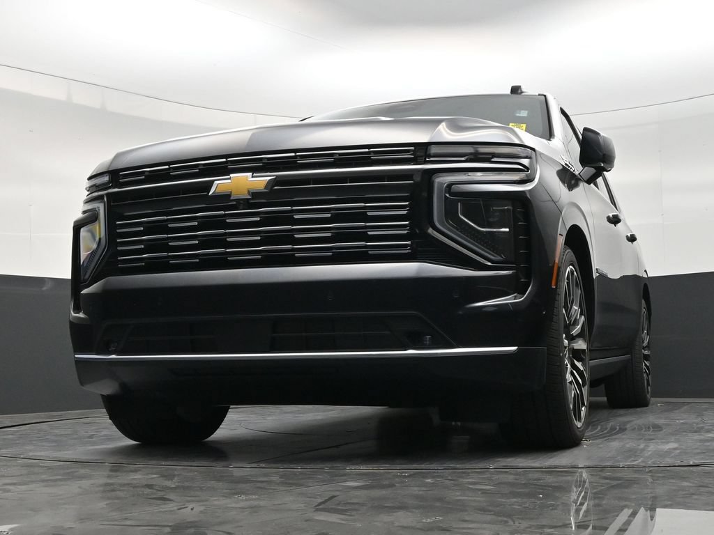 Used 2026 Chevrolet Suburban High Country AWD/4WD image 26