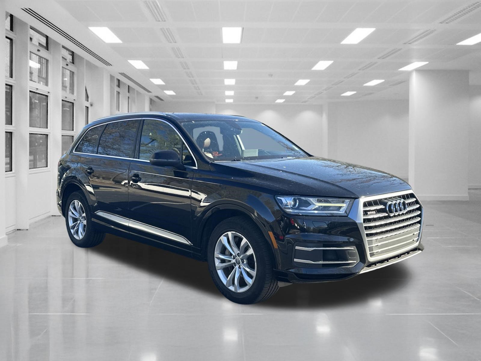 Used 2018 Audi Q7 3.0T Premium image 3