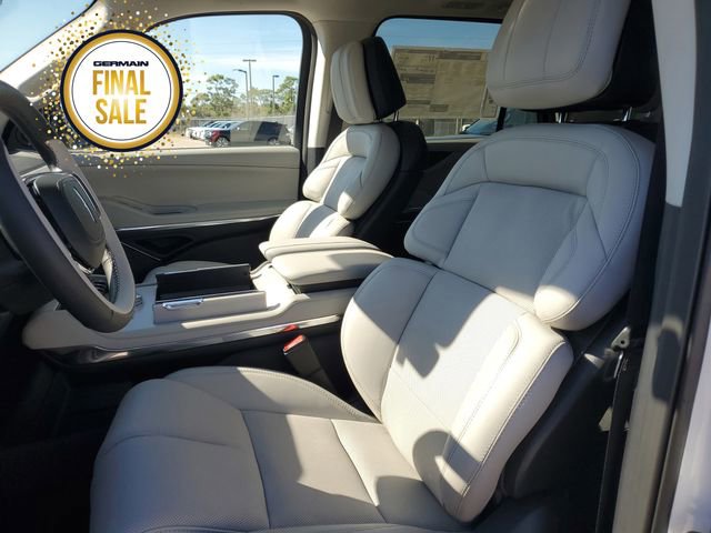 New 2025 Lincoln Navigator Reserve image 15