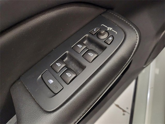 Used 2024 Volvo S60 B5 Core image 23