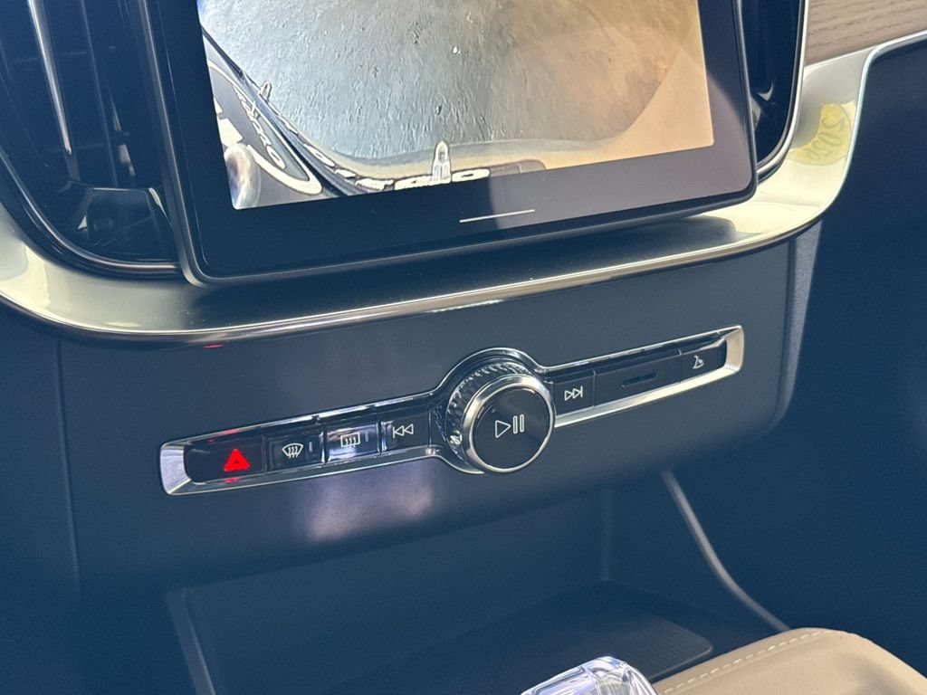 New 2026 Volvo XC90 T8 Plus AWD/4WD image 21