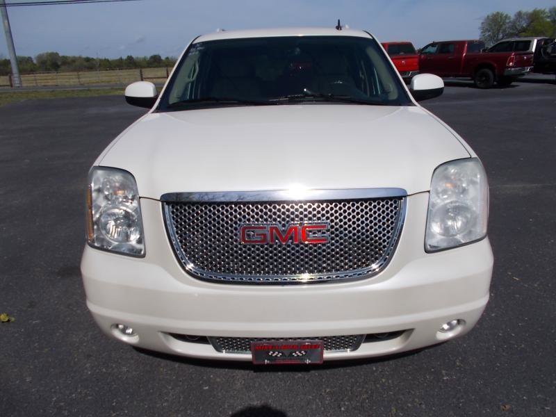 Used 2010 GMC Yukon Denali image 9