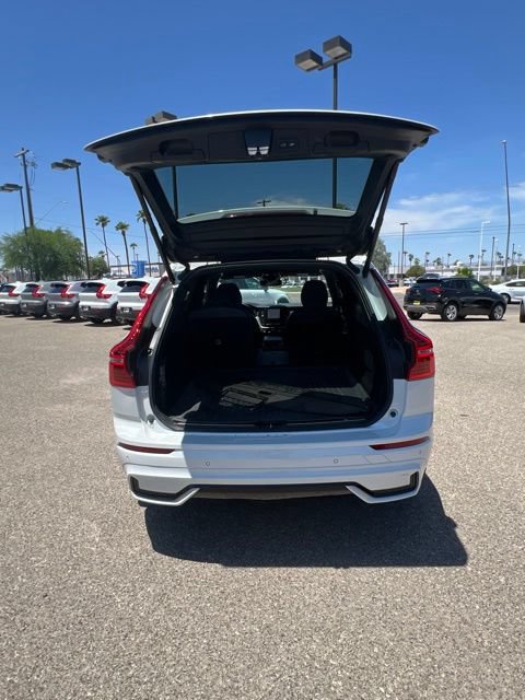 Used 2022 Volvo XC60 B6 R-Design AWD/4WD image 28