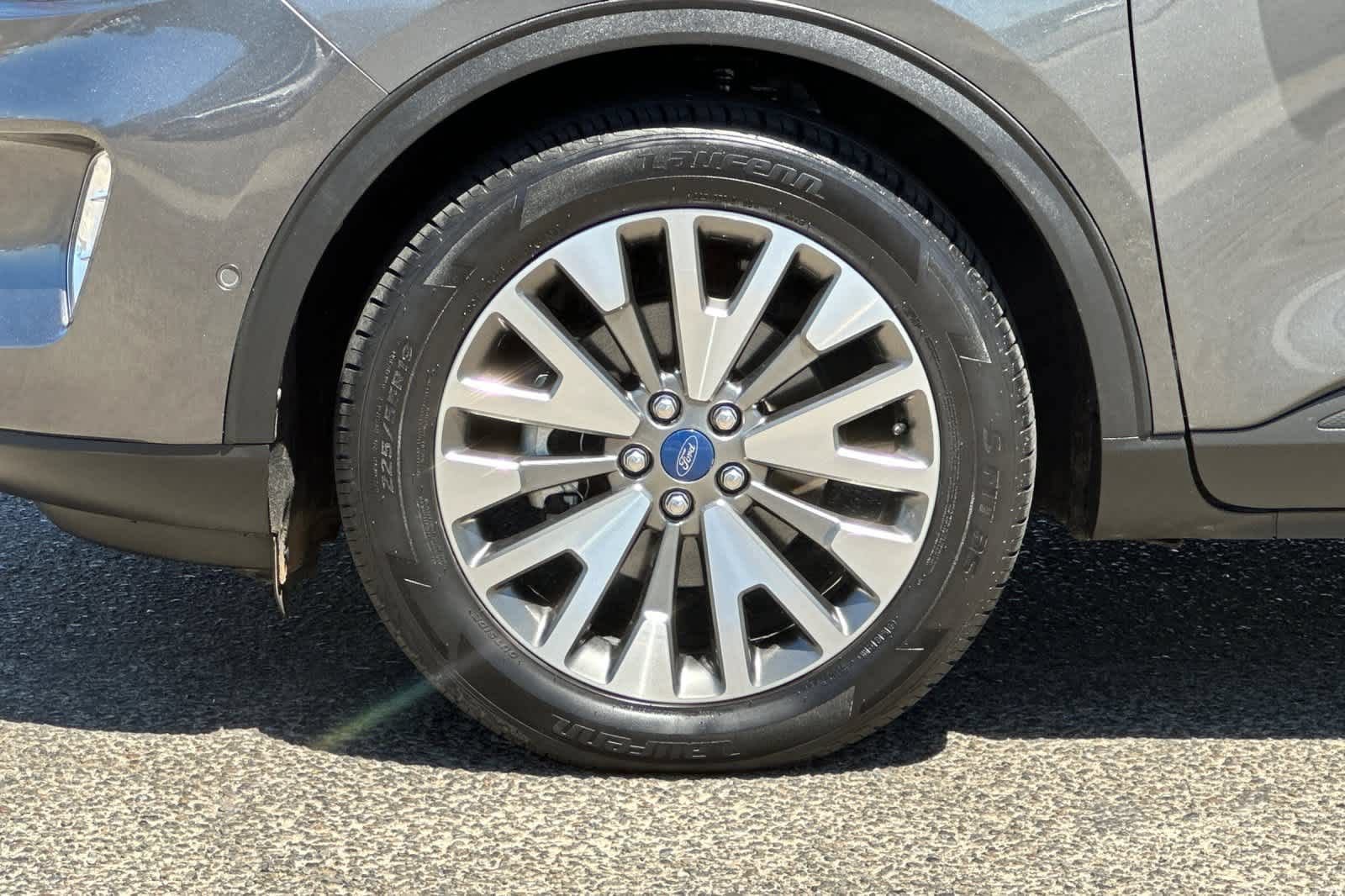 Certified 2020 Ford Escape Titanium AWD/4WD image 28