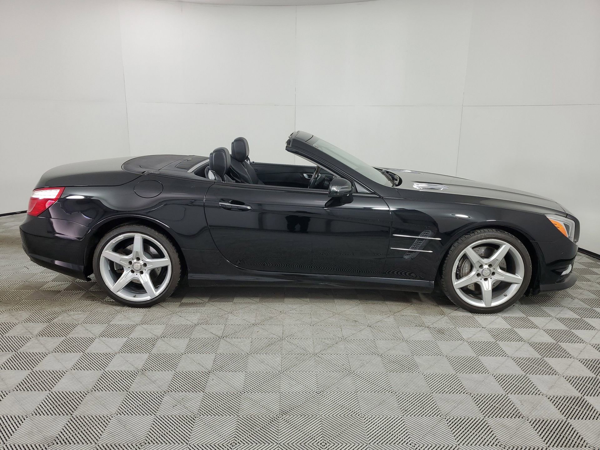 Used 2014 Mercedes-Benz SL 550 image 12
