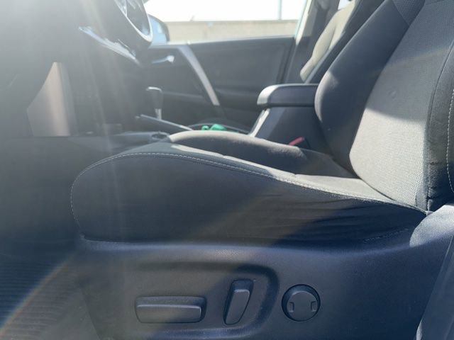 Used 2018 Toyota RAV4 XLE AWD/4WD image 8