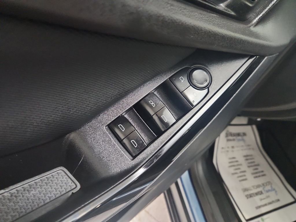 Used 2026 Chevrolet Equinox LT AWD/4WD image 17
