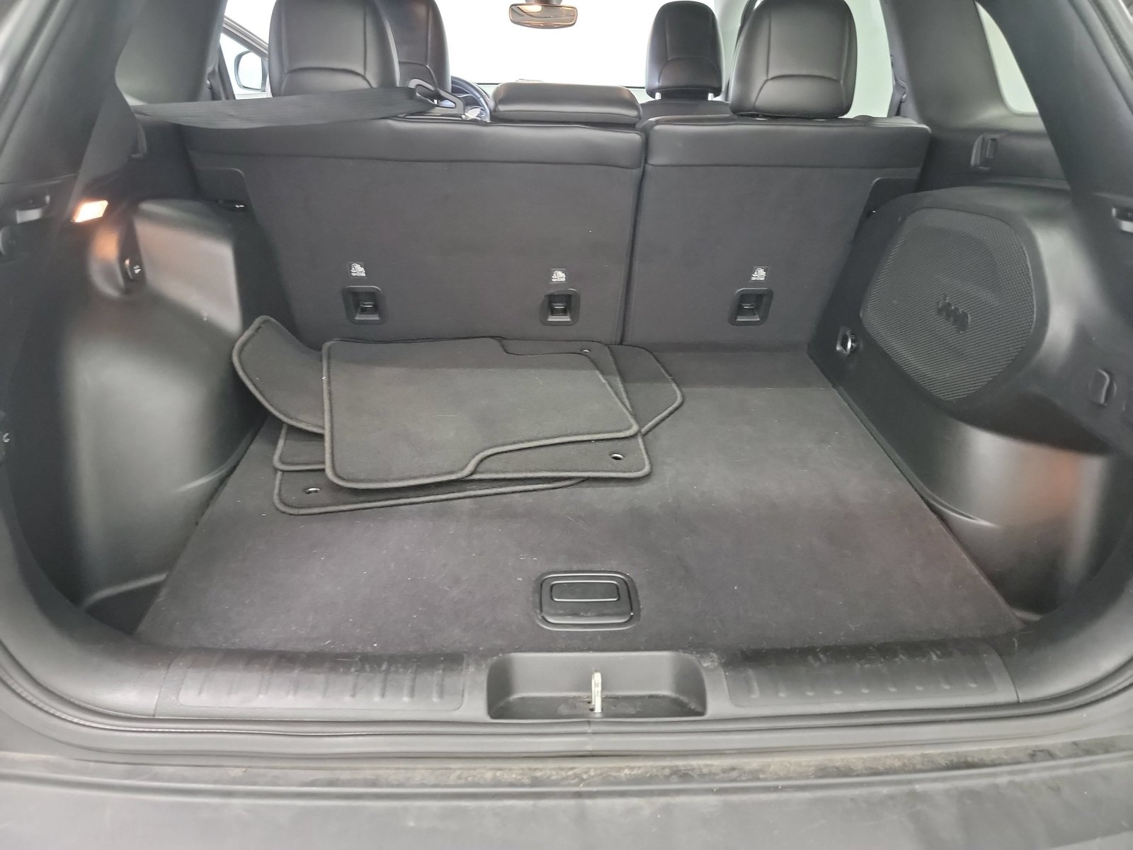Used 2019 Jeep Cherokee Limited AWD/4WD image 25