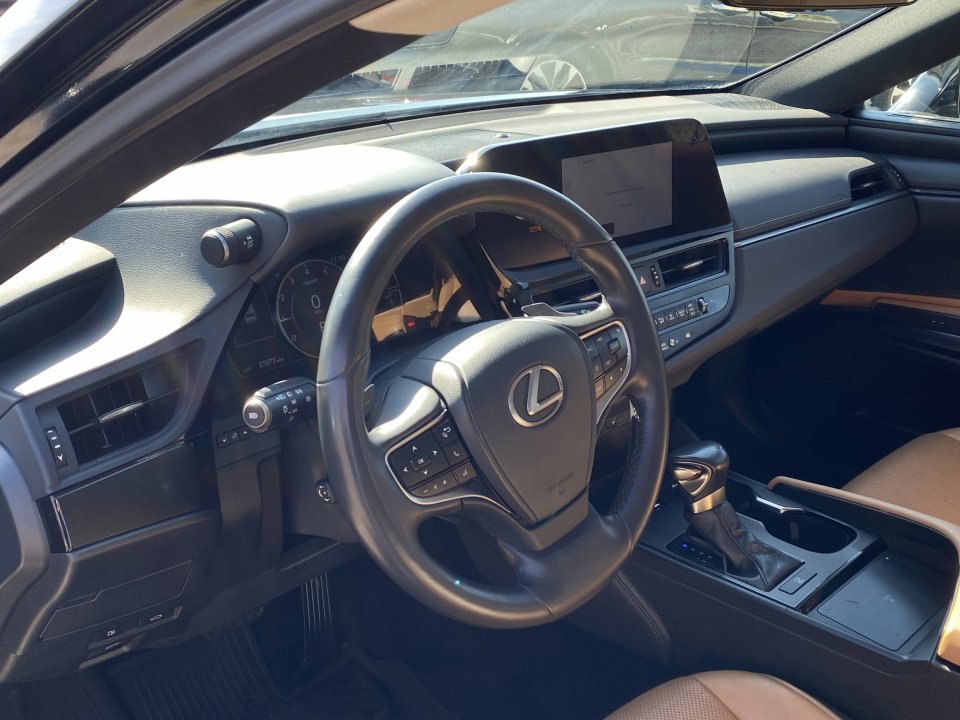 Used 2023 Lexus ES 350 w/ Premium Package image 12