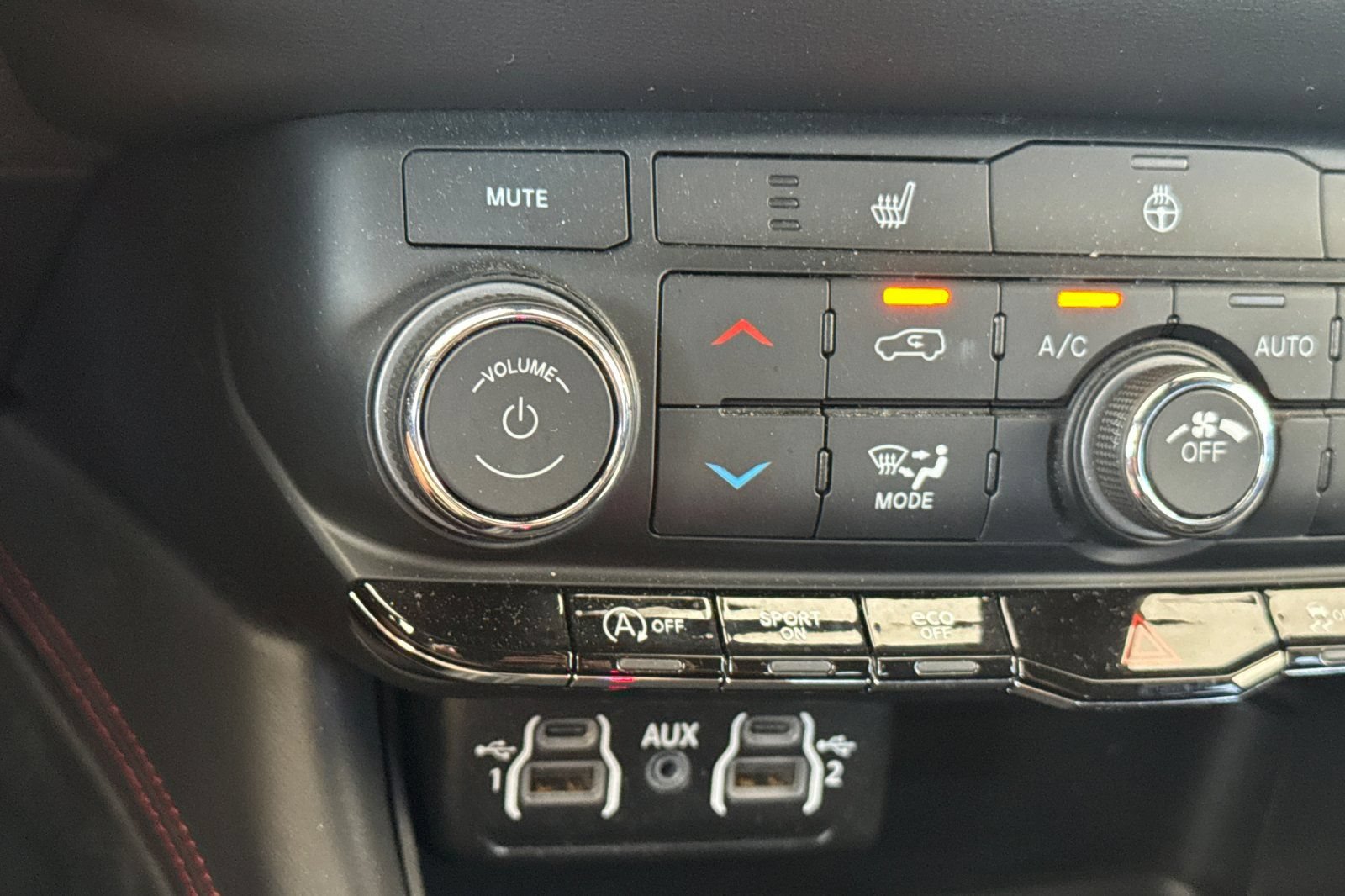 Used 2025 Dodge Durango GT AWD/4WD image 30