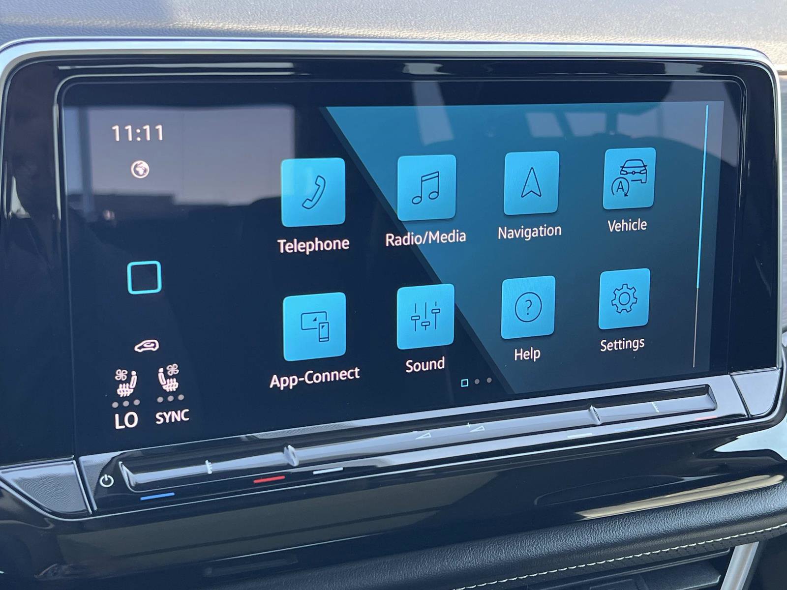 Certified 2025 Volkswagen Atlas SEL Premium R-Line image 12