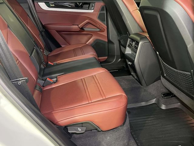 Certified 2025 Porsche Cayenne E-Hybrid image 23