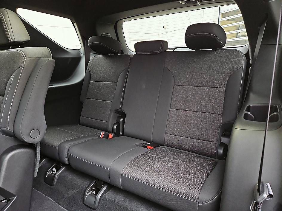 New 2027 Chevrolet Traverse LT FWD image 11