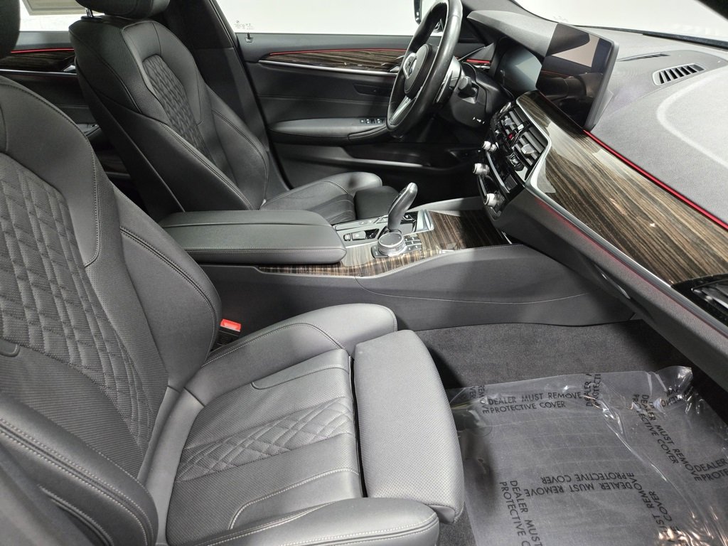 Used 2021 BMW 530e xDrive w/ M Sport Package image 52