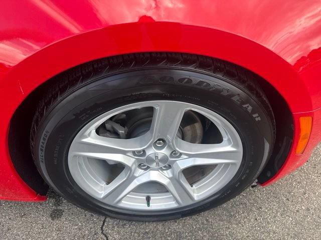 Used 2022 Chevrolet Camaro LT RWD image 13