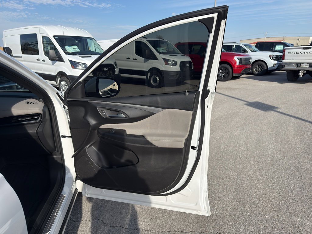 Used 2025 Buick Envista Avenir FWD image 13