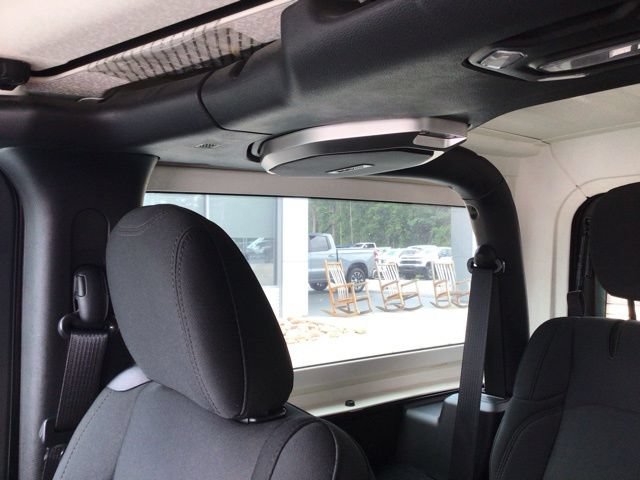 Used 2021 Jeep Wrangler Sport AWD/4WD image 18