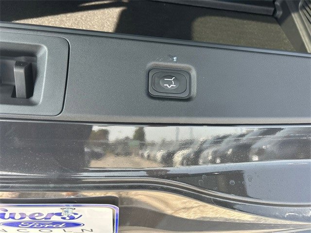 New 2025 Lincoln Navigator Reserve w/ Jet Appearance Package image 30