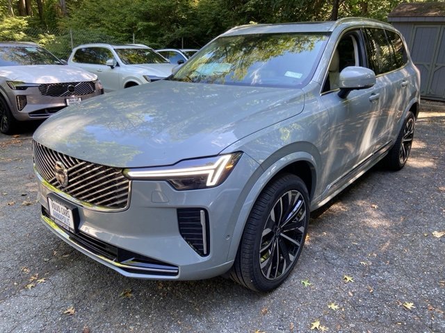 New 2026 Volvo XC90 B6 Ultra w/ Lounge Package image 3