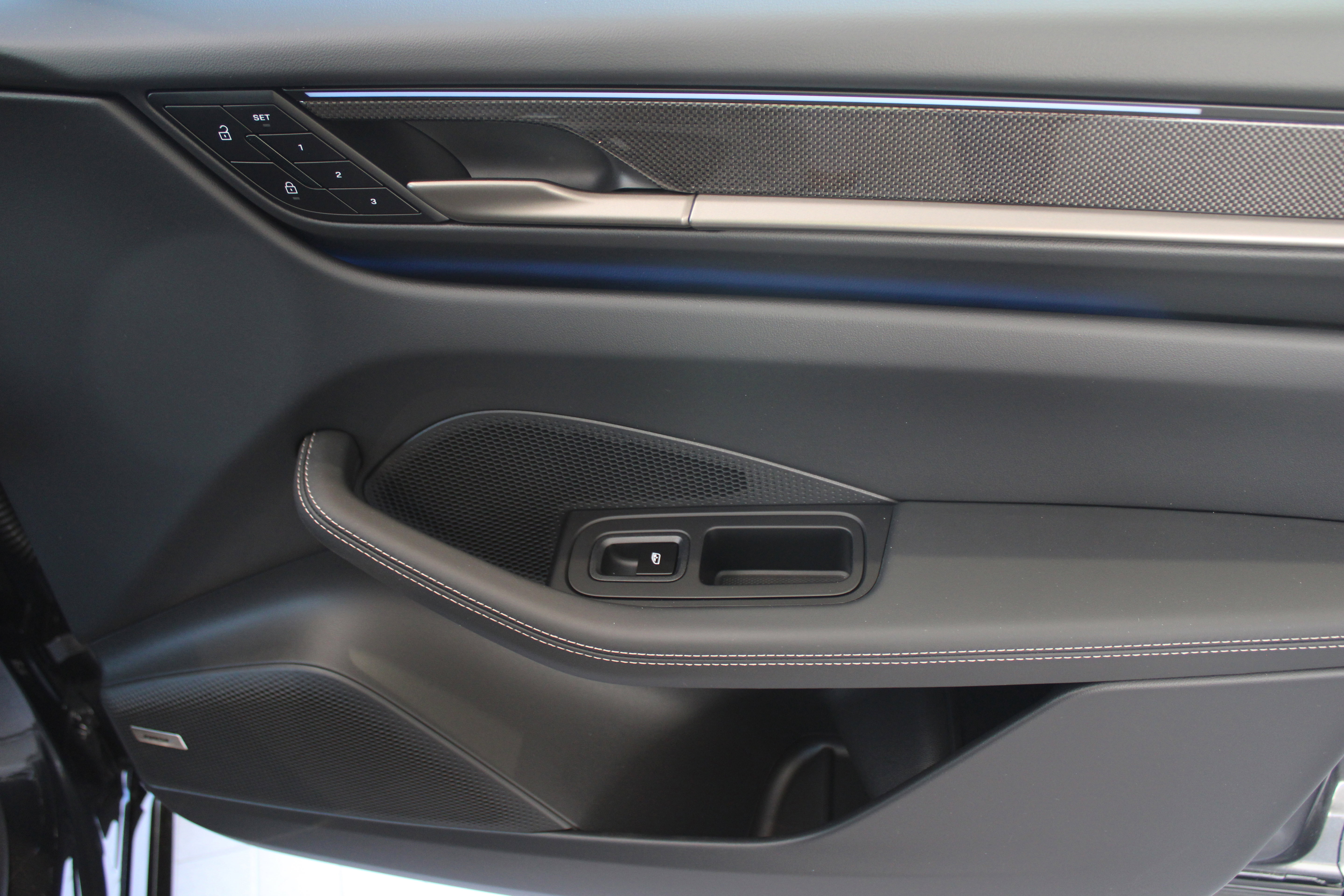 New 2025 Porsche Macan Turbo Electric image 34