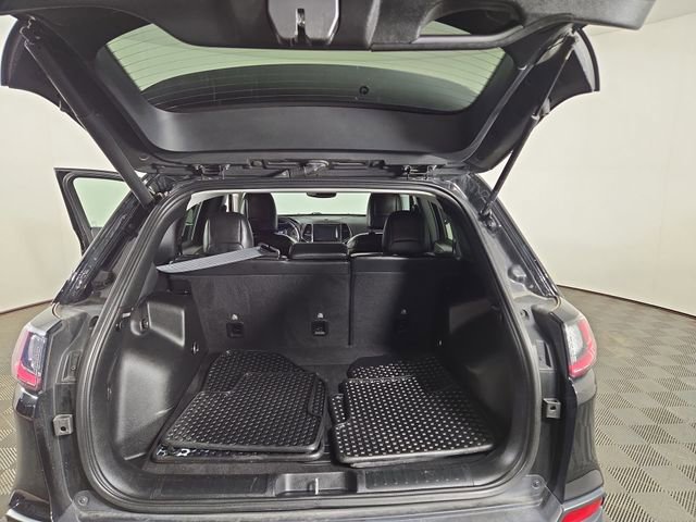 Used 2019 Jeep Cherokee Latitude Plus w/ Comfort/Convenience Group image 32