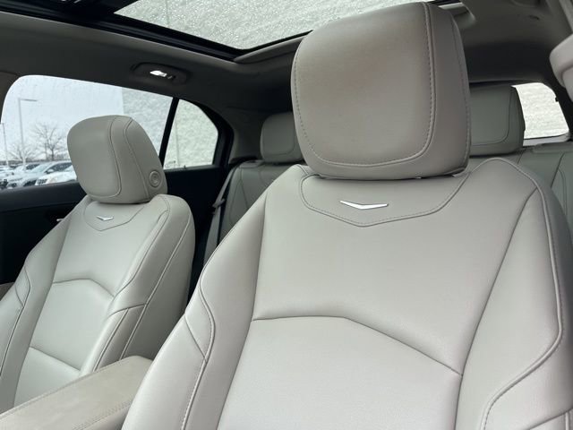 Used 2023 Cadillac XT4 Luxury w/ Cold Weather Package image 11