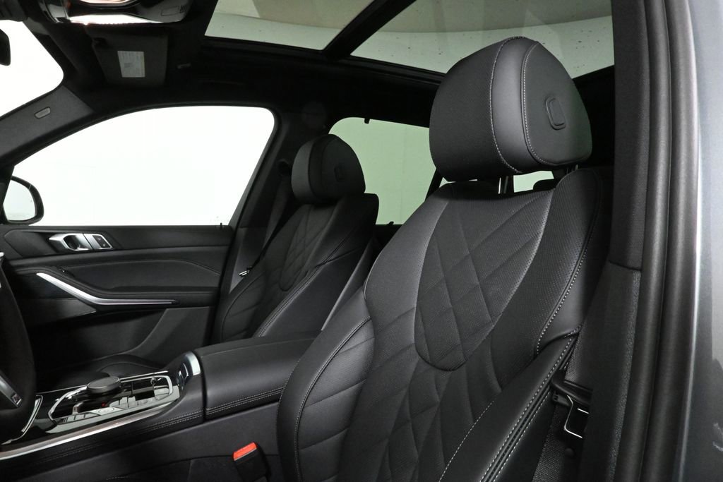 Used 2026 BMW X5 xDrive50e w/ M Sport Package image 17