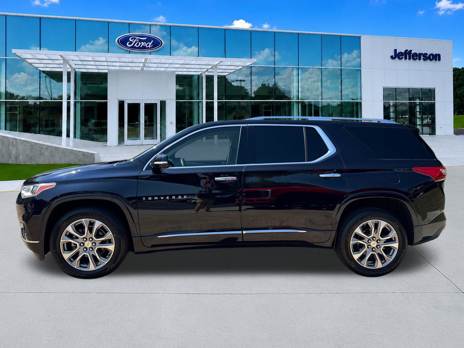 Used 2020 Chevrolet Traverse Premier FWD image 4
