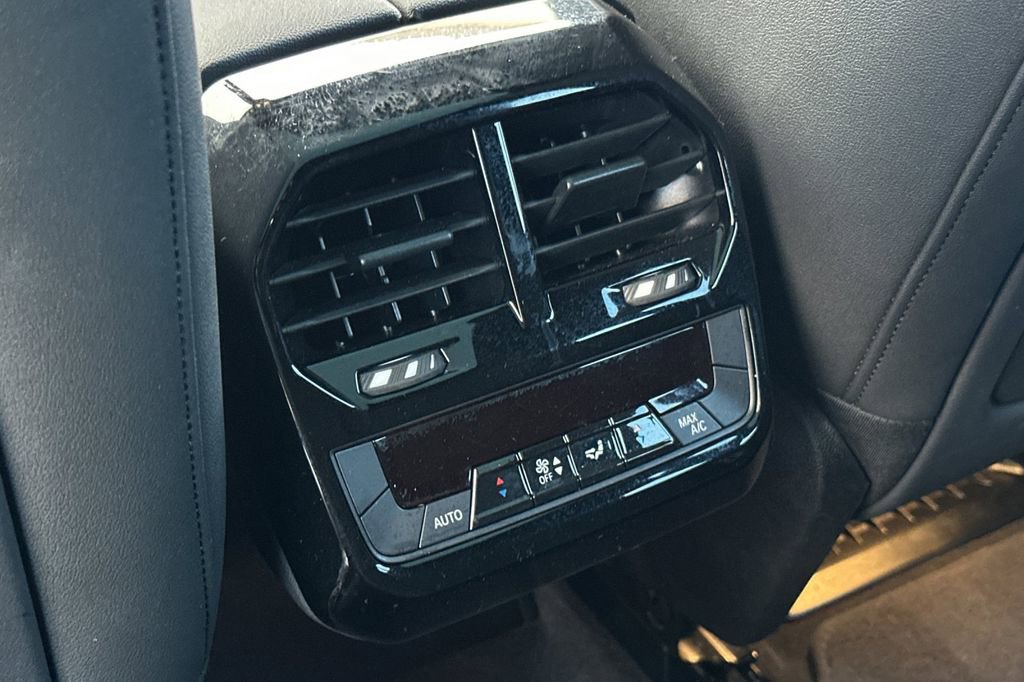 Used 2023 BMW iX xDrive50 image 13