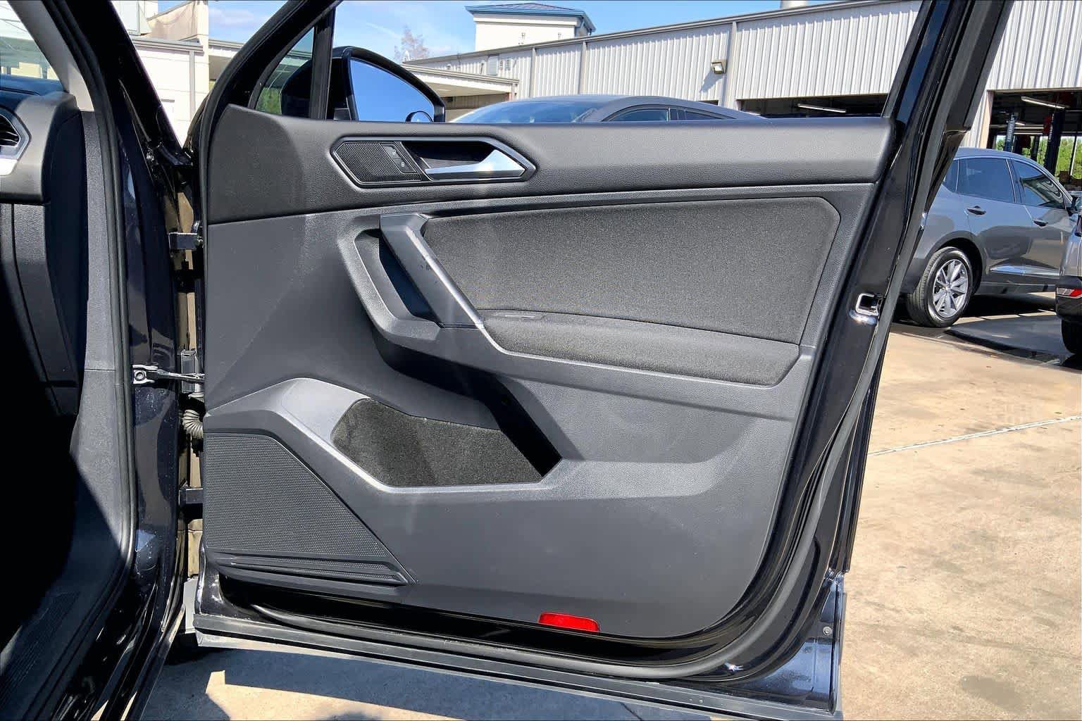 Used 2018 Volkswagen Tiguan S FWD image 21