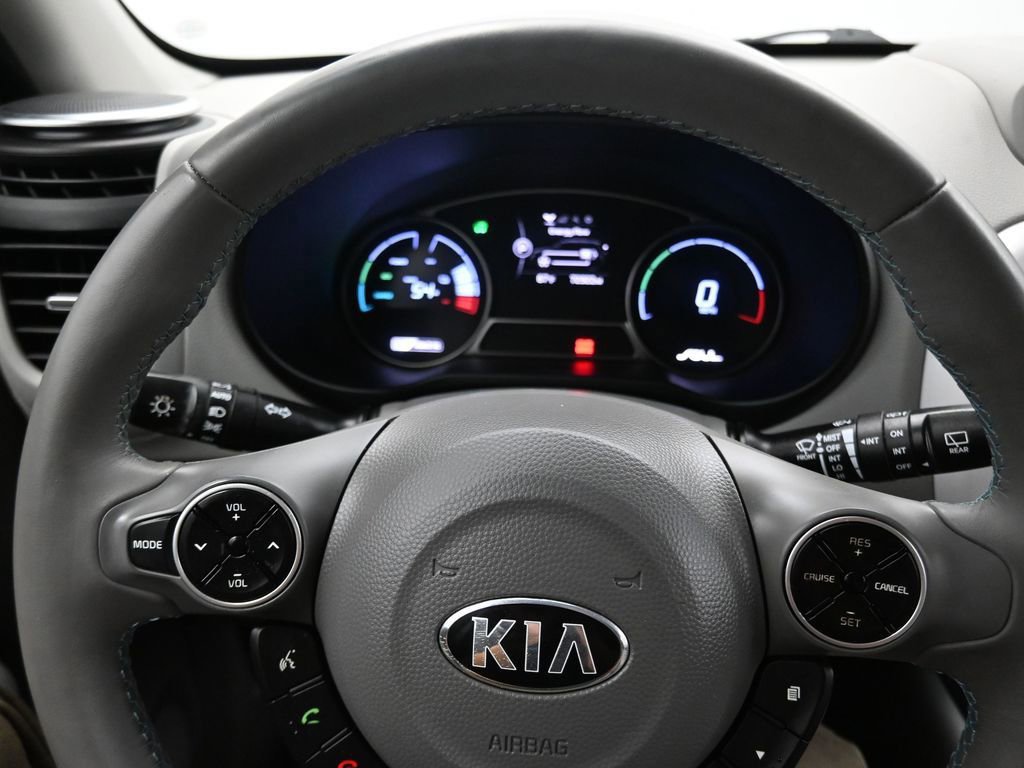 Used 2016 Kia Soul EV FWD image 12