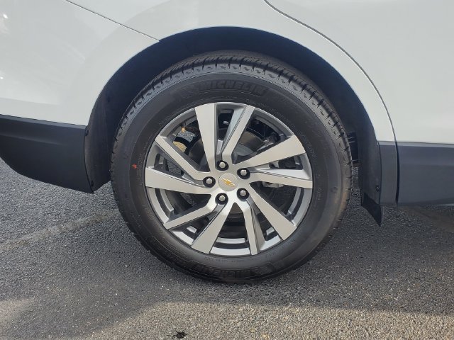 Certified 2024 Chevrolet Equinox LT w/ LPO, Floor Liner Package FWD image 9