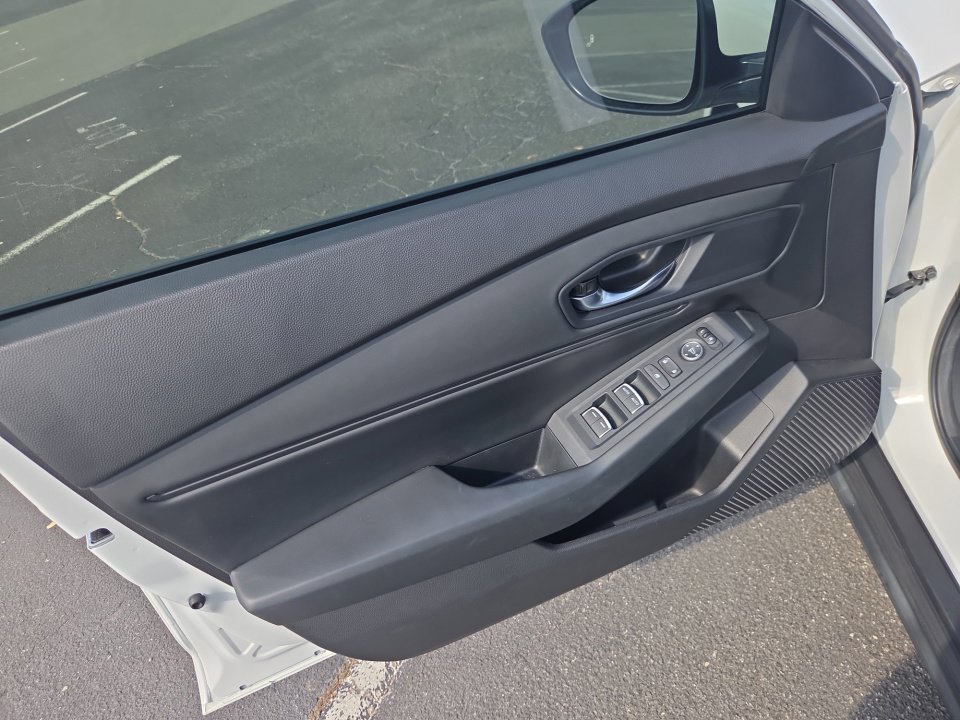 Used 2023 Honda Accord EX image 32