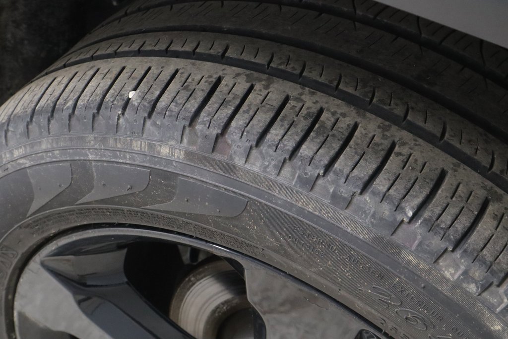 Used 2023 Jeep Grand Cherokee Limited w/ Black Appearance Package image 20