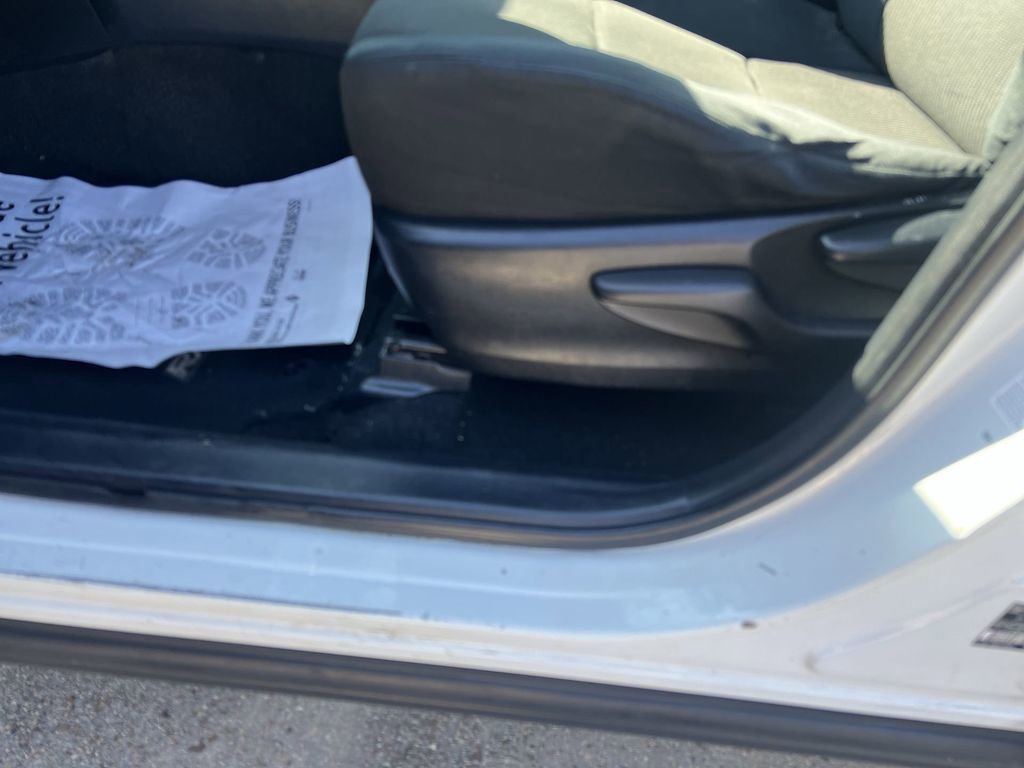 Used 2014 Toyota RAV4 LE image 13