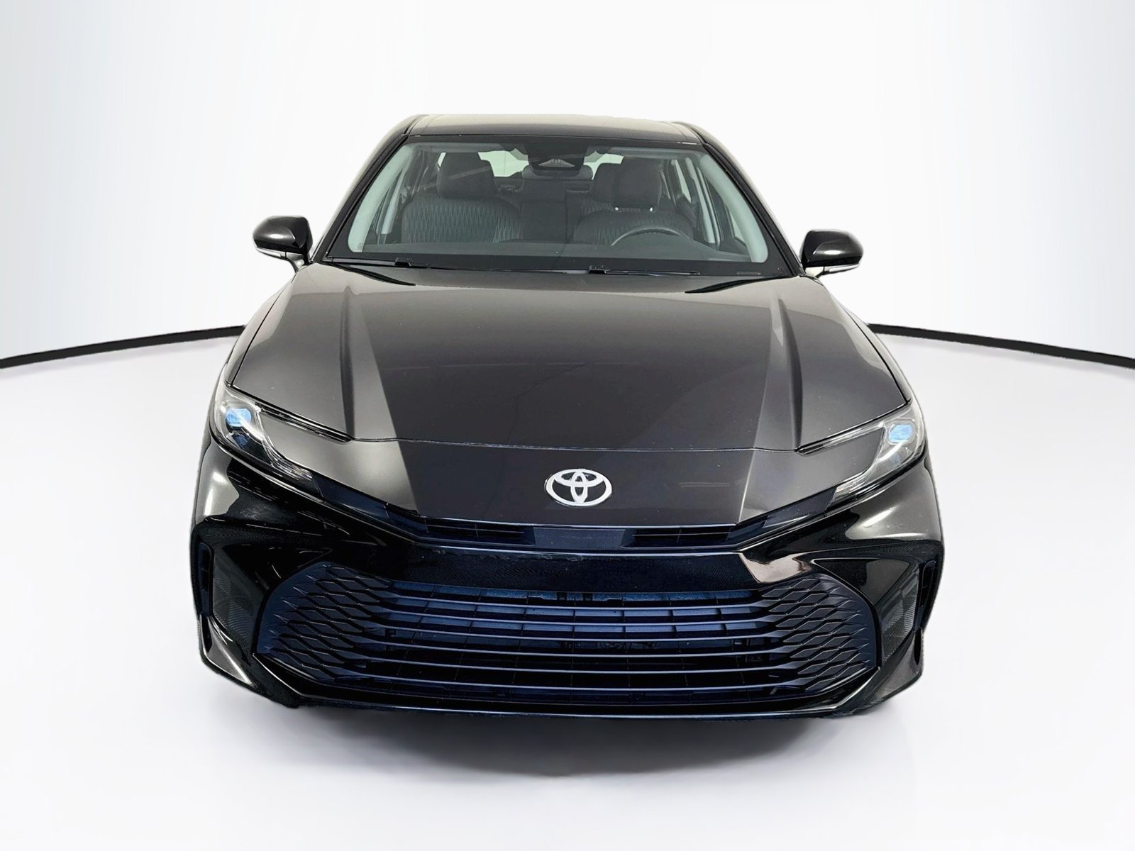 Used 2025 Toyota Camry LE FWD image 2