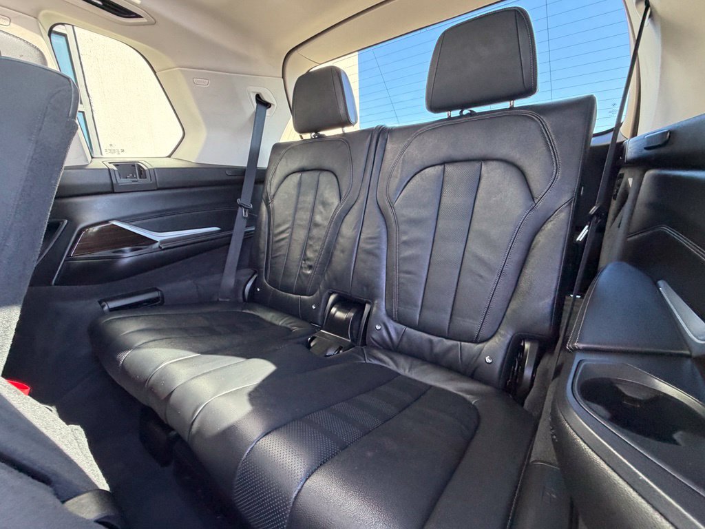Used 2019 BMW X7 xDrive40i w/ Cold Weather Package AWD/4WD image 23