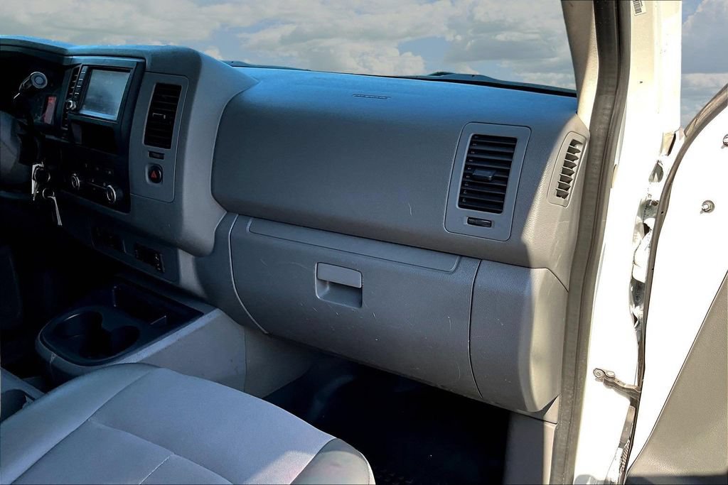 Used 2021 Nissan NV 2500 SV RWD image 27