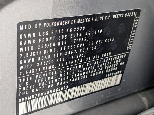 New 2025 Volkswagen Tiguan SE image 18