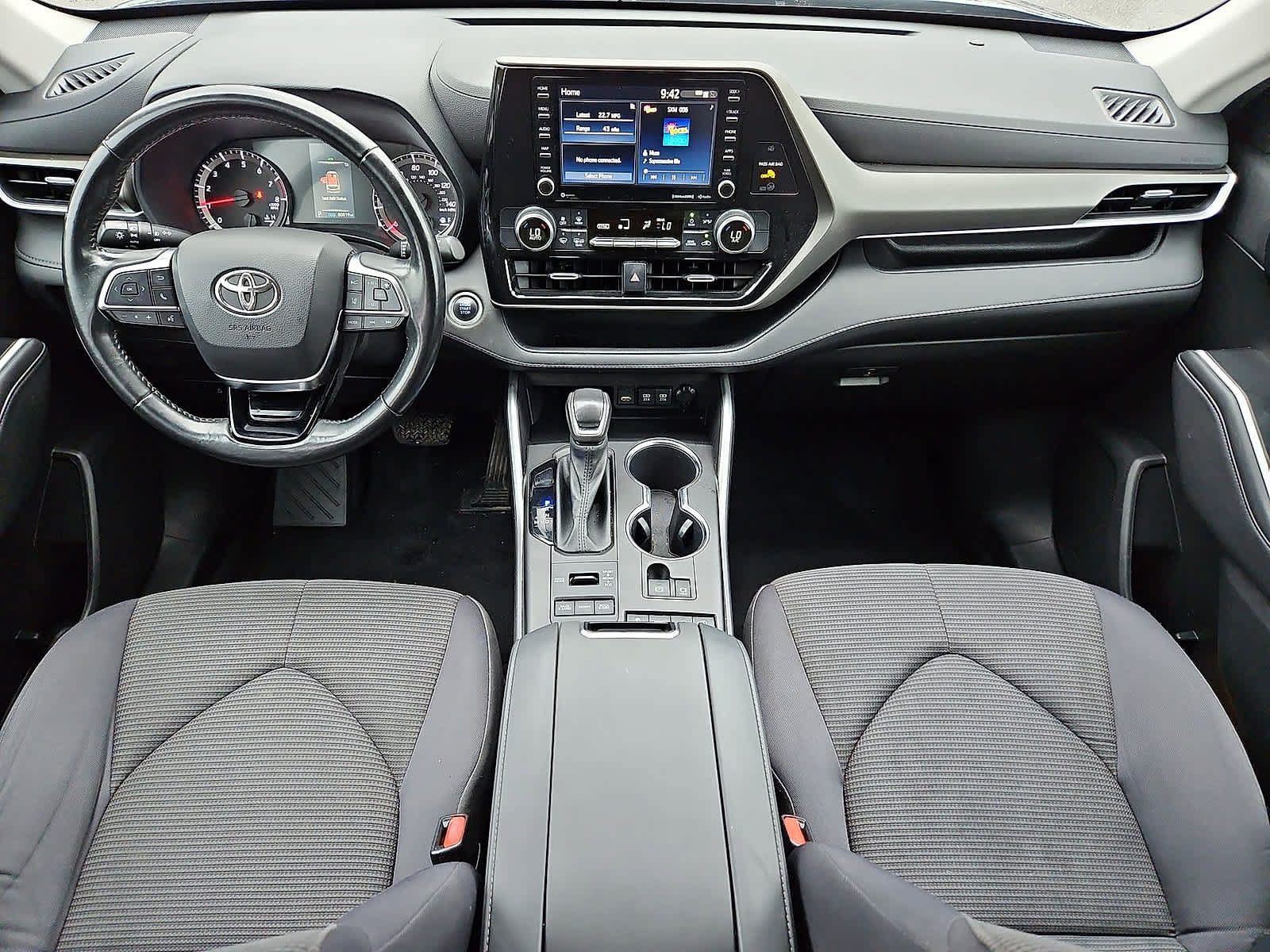 Used 2021 Toyota Highlander LE AWD/4WD image 25