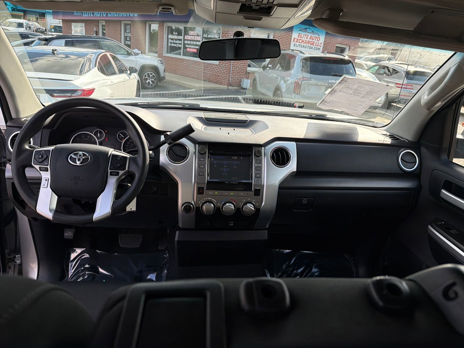 Used 2015 Toyota Tundra SR5 AWD/4WD image 13
