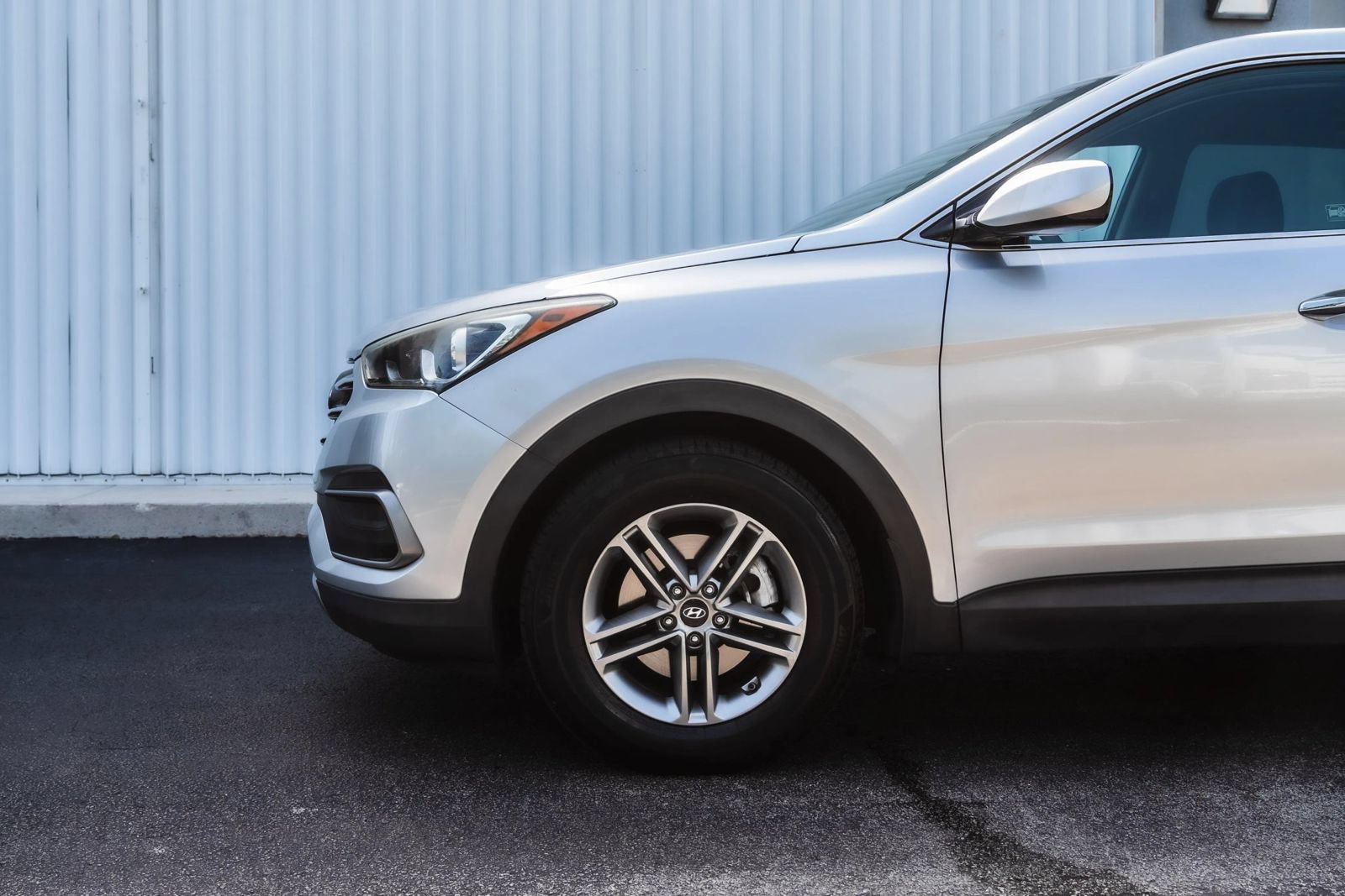 Used 2018 Hyundai Santa Fe Sport w/ Cargo Package FWD image 5