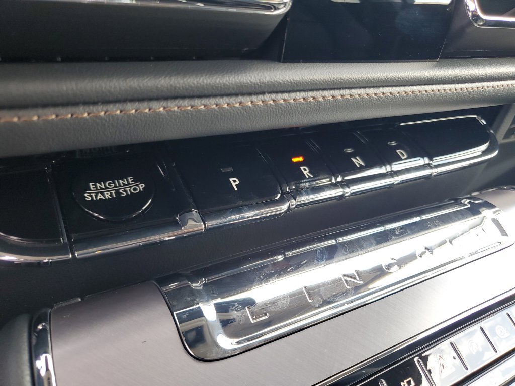 New 2025 Lincoln Aviator 2WD w/ Jet Appearance Package image 30