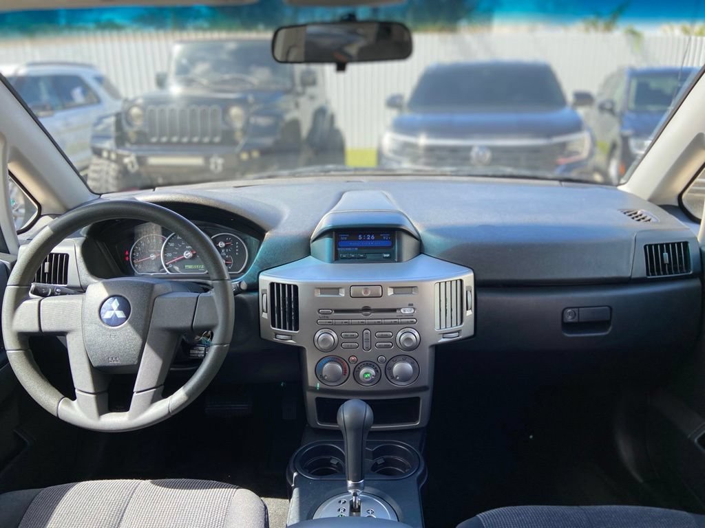 Used 2004 Mitsubishi Endeavor XLS AWD/4WD image 26