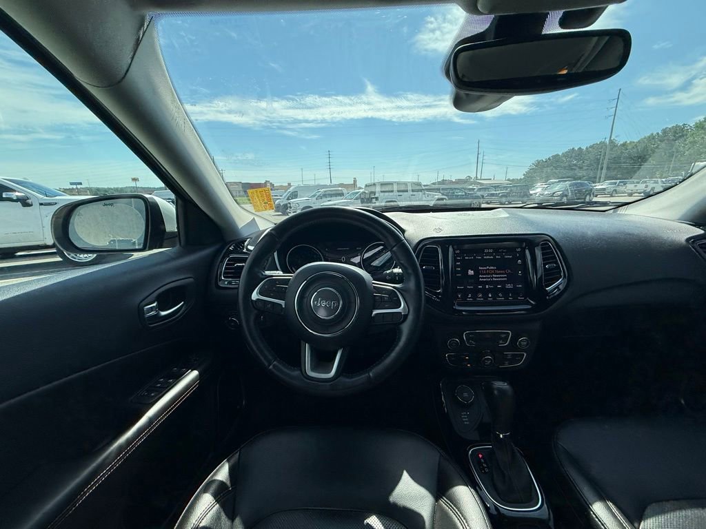Used 2018 Jeep Compass Limited w/ Navigation Group AWD/4WD image 8